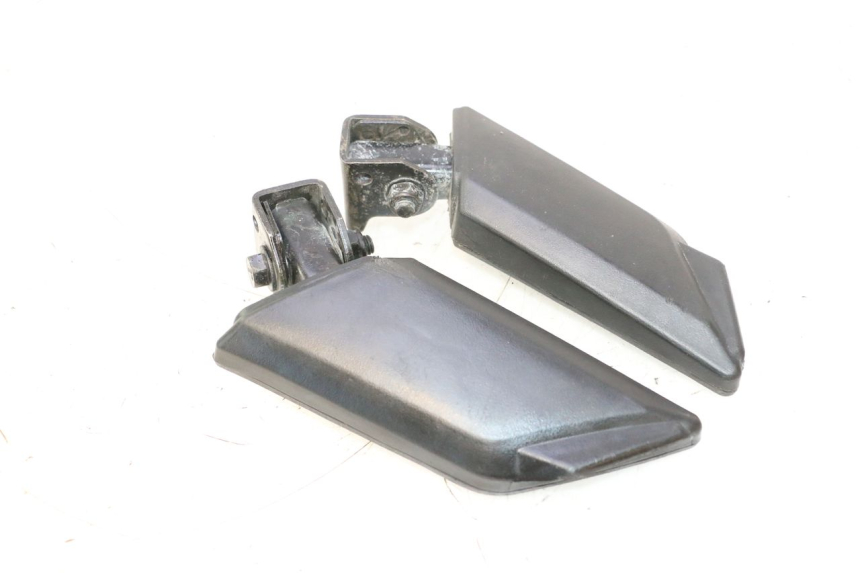 photo de PAIRE CALE PIED ARRIERE PEUGEOT KISBEE 2T 50 (2010 - 2017) - Gros plan technique