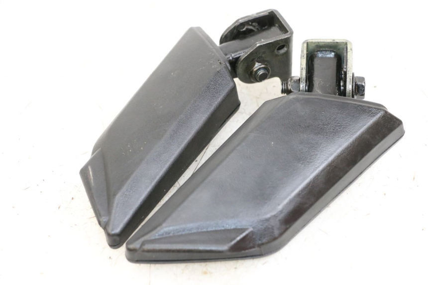 photo de PAIRE CALE PIED ARRIERE PEUGEOT KISBEE 4T 50 (2018 - 2022) - Autre angle de vue