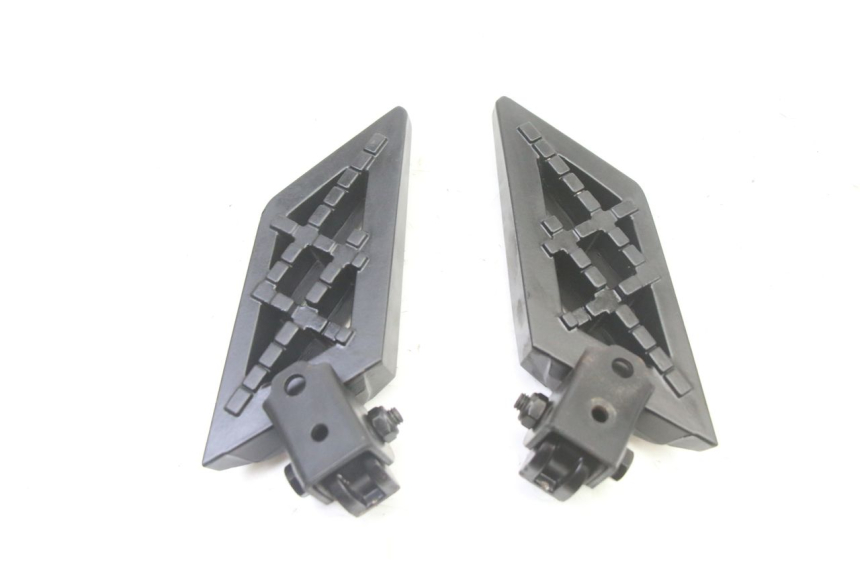 photo de PAIRE CALE PIED ARRIERE PEUGEOT KISBEE 4T 50 (2018 - 2022) - Autre angle de vue