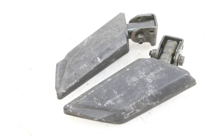 photo de PAIRE CALE PIED ARRIERE PEUGEOT KISBEE 4T 50 (2010 - 2017) - Gros plan technique