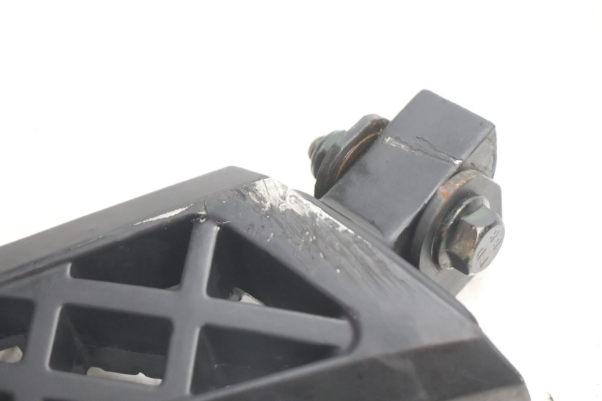 photo de PAIRE CALE PIED ARRIERE PEUGEOT KISBEE 4T 50 (2018 - 2022) - Angle alternatif