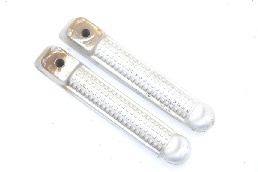 photo de PAIRE CALE PIED ARRIERE RENAULT KOURANOS 125 (2001 - 2004) - Zoom état d’usage