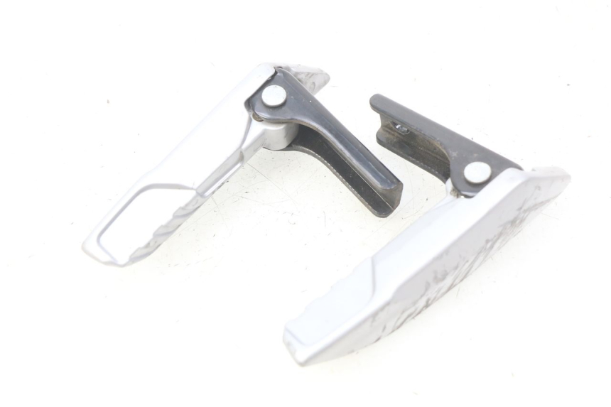 photo de PAIRE CALE PIED ARRIERE PIAGGIO LIBERTY IGET 4T 50 (2015 - 2020) - Vue principale