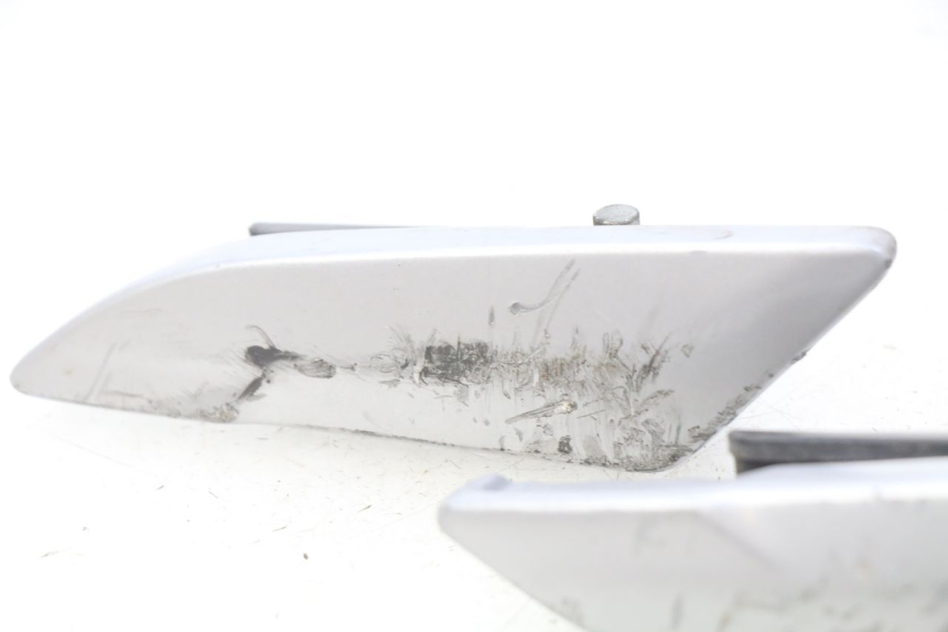 photo de PAIRE CALE PIED ARRIERE PIAGGIO LIBERTY IGET 4T 50 (2015 - 2020) - Zoom état d’usage