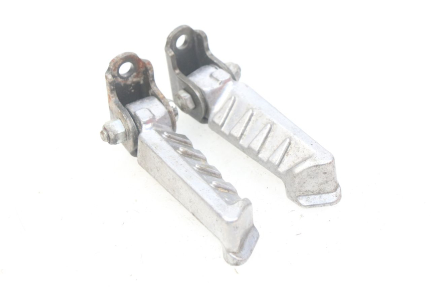 photo de PAIRE CALE PIED ARRIERE PEUGEOT LUDIX BLASTER 50 (2006 - 2014) - Détail de la pièce