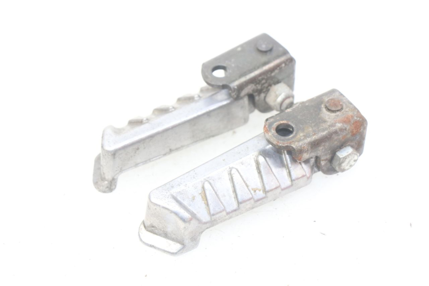 photo de PAIRE CALE PIED ARRIERE PEUGEOT LUDIX BLASTER 50 (2006 - 2014) - Zoom état d’usage