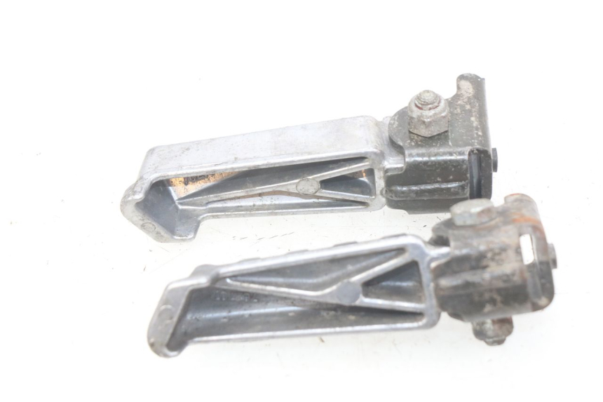 photo de PAIRE CALE PIED ARRIERE PEUGEOT LUDIX BLASTER 50 (2006 - 2014) - Autre angle de vue