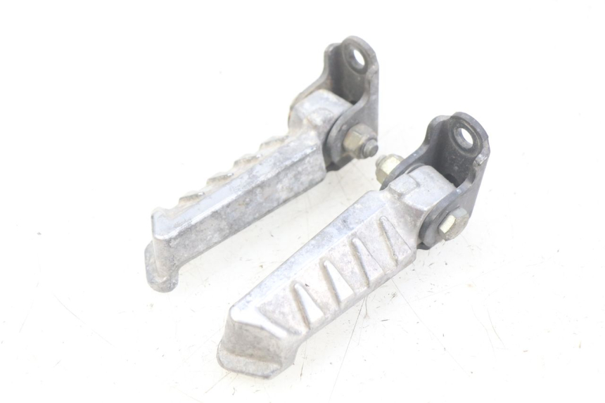 photo de PAIRE CALE PIED ARRIERE PEUGEOT LUDIX 50 (2005 - 2007) - Vue principale