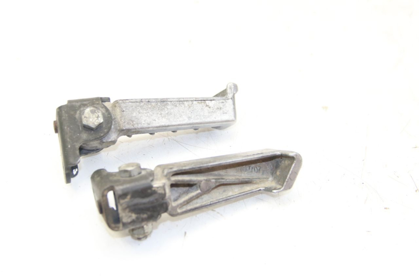 photo de PAIRE CALE PIED ARRIERE PEUGEOT LUDIX 50 (2008 - 2017) - Détail de la pièce