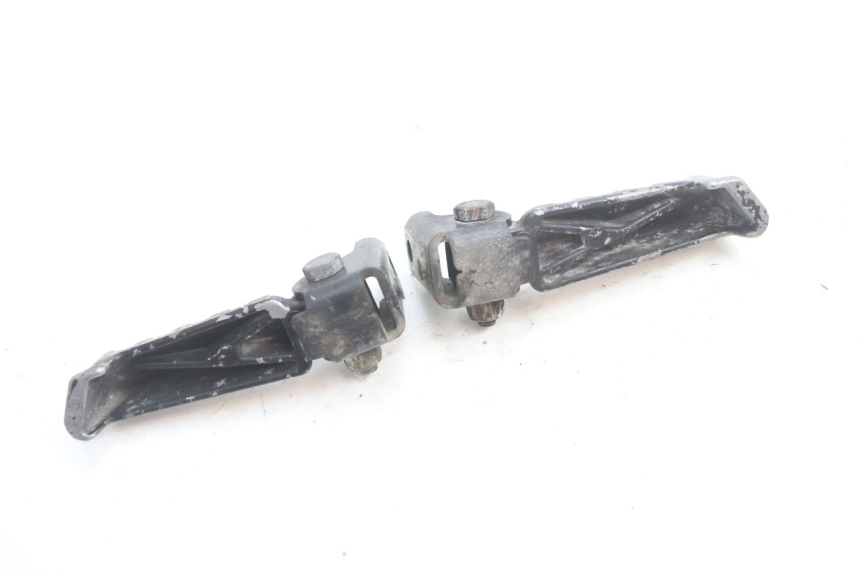 photo de PAIRE CALE PIED ARRIERE PEUGEOT LUDIX ONE 50 (2004 - 2013) - Autre angle de vue