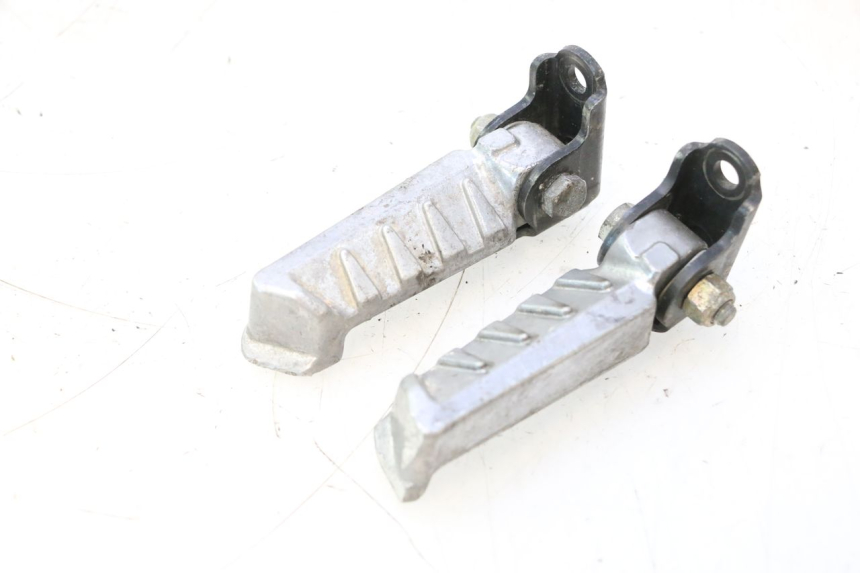 photo de PAIRE CALE PIED ARRIERE PEUGEOT LUDIX ONE 50 (2004 - 2006) - Vue principale