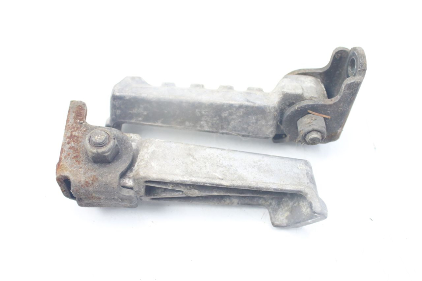 photo de PAIRE CALE PIED ARRIERE PEUGEOT LUDIX SNAKE 2T 50 (2004 - 2014) - Autre angle de vue