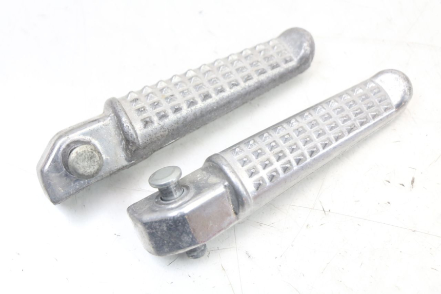 photo de PAIRE CALE PIED ARRIERE MASAI SCRAMBLER SPORT 125 (2021 - 2025) - Autre angle de vue