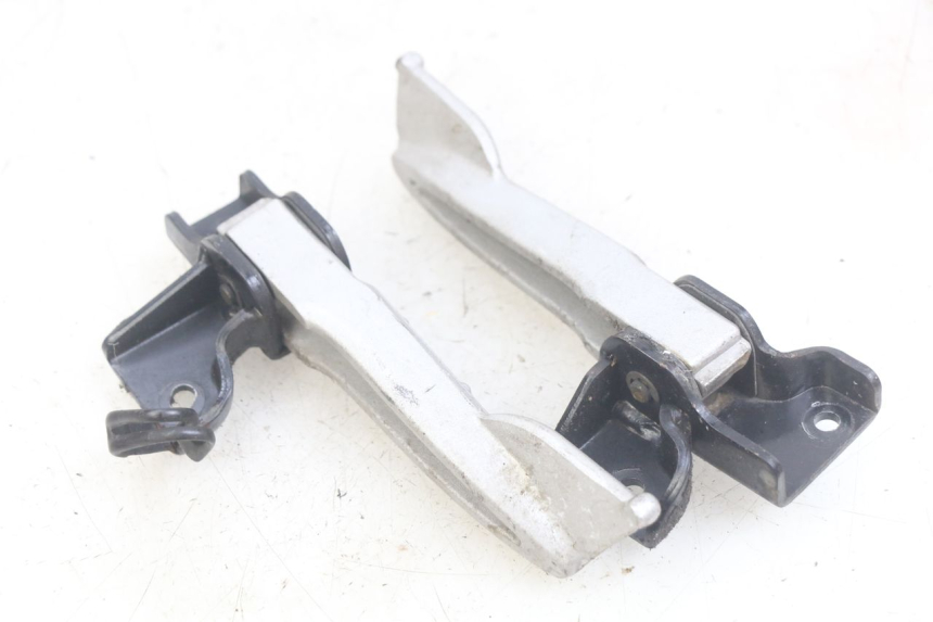 photo de PAIRE CALE PIED ARRIERE SYM MIO 50 (2011 - 2017) - Détail de la pièce