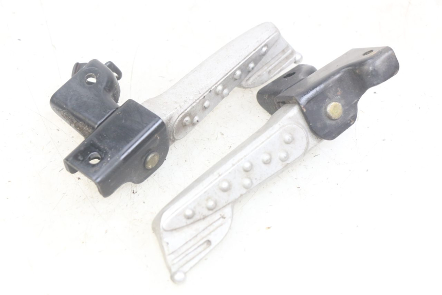 photo de PAIRE CALE PIED ARRIERE SYM MIO 50 (2011 - 2017) - Zoom état d’usage