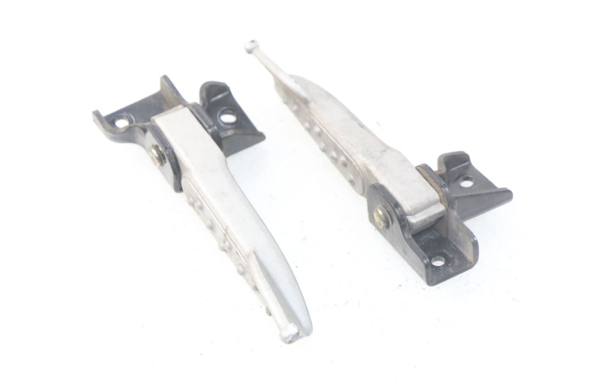 photo de PAIRE CALE PIED ARRIERE SYM MIO 100 (2006 - 2017) - Zoom état d’usage