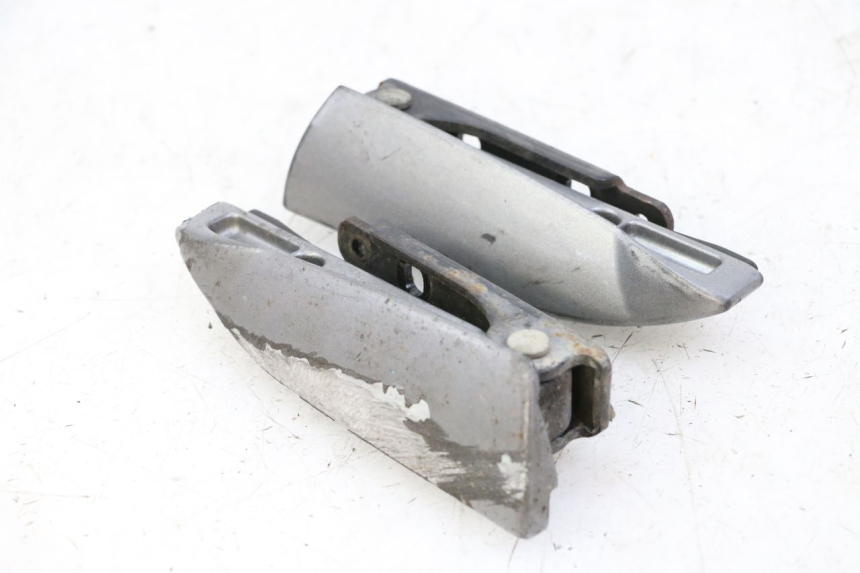 photo de PAIRE CALE PIED ARRIERE PIAGGIO MP3 500 (2014 - 2017) - Autre angle de vue