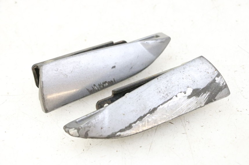 photo de PAIRE CALE PIED ARRIERE PIAGGIO MP3 500 (2014 - 2017) - Gros plan technique