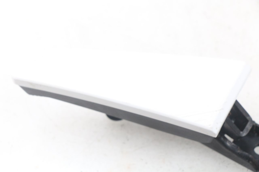 photo de PAIRE CALE PIED ARRIERE MBK MW TRYPTIK 125 (2017 - 2022) - Détail de la pièce