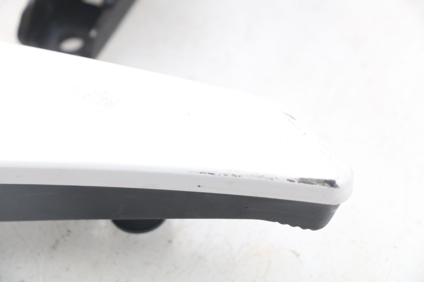 photo de PAIRE CALE PIED ARRIERE MBK MW TRYPTIK 125 (2017 - 2022) - Zoom état d’usage