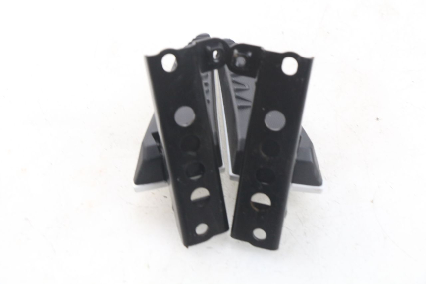 photo de PAIRE CALE PIED ARRIERE MBK MW TRYPTIK 125 (2017 - 2022) - Pièce contrôlée