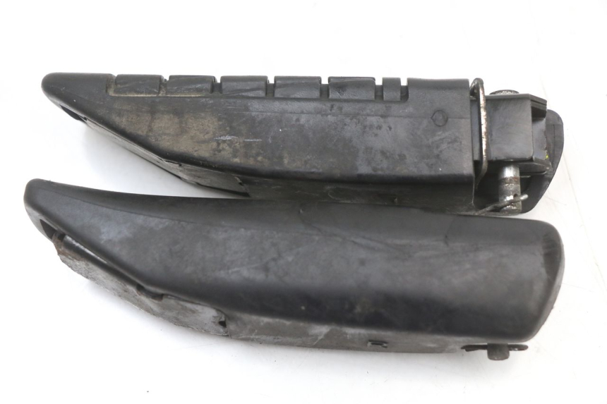 photo de PAIRE CALE PIED ARRIERE MBK MW TRYPTIK 125 (2014 - 2016) - Vue d’ensemble