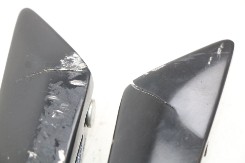 photo de PAIRE CALE PIED ARRIERE PIAGGIO NEW TYPHOON 50 (2018 - 2021) - Détail de la pièce