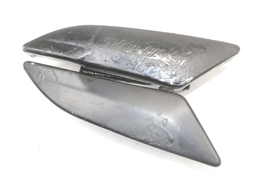 photo de PAIRE CALE PIED ARRIERE PIAGGIO NEW TYPHOON 50 (2018 - 2021) - Détail de la pièce