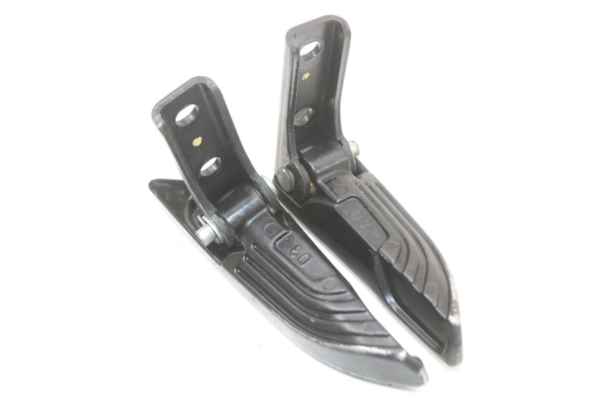 photo de PAIRE CALE PIED ARRIERE PIAGGIO NEW TYPHOON 50 (2018 - 2021) - Points de fixation