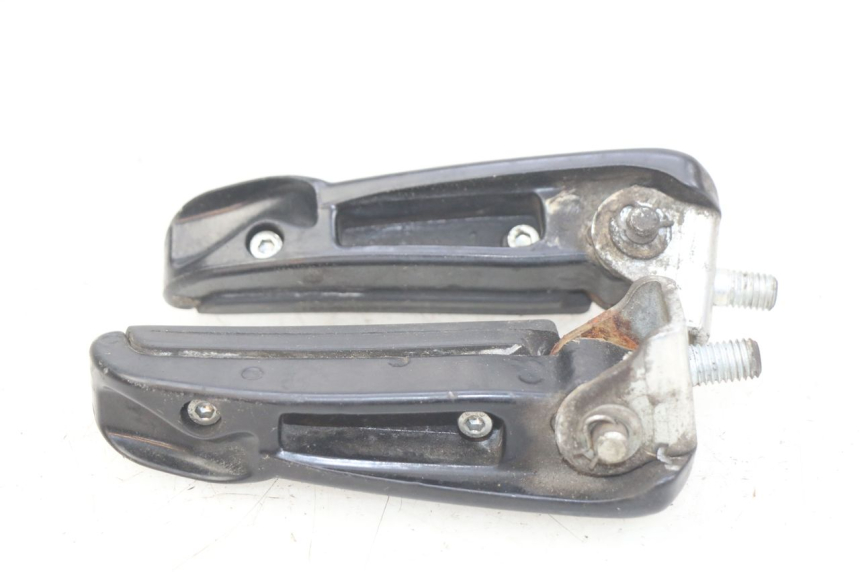 photo de PAIRE CALE PIED ARRIERE GILERA NEXUS 125 (2007 - 2009) - Zoom état d’usage