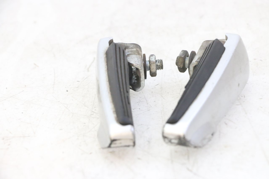 photo de PAIRE CALE PIED ARRIERE GILERA NEXUS 125 (2009 - 2013) - Zoom état d’usage