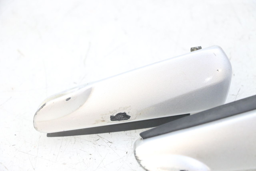 photo de PAIRE CALE PIED ARRIERE GILERA NEXUS 125 (2009 - 2013) - Vue d’ensemble