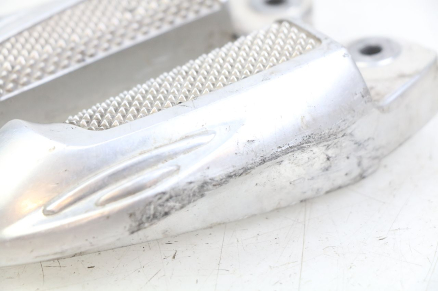 photo de PAIRE CALE PIED ARRIERE HONDA NHX LEAD 110 (2008 - 2010) - Points de fixation