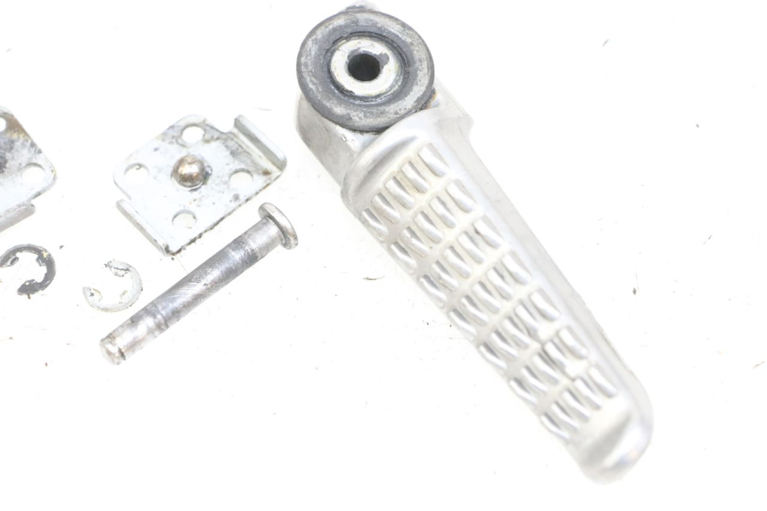 photo de PAIRE CALE PIED ARRIERE KAWASAKI NINJA 400 (2018 - 2023) - Points de fixation