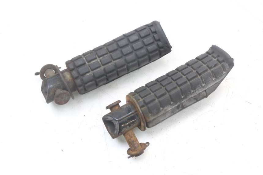 photo de PAIRE CALE PIED ARRIERE HONDA NTV DEAUVILLE 650 (1998 - 2001) - Zoom état d’usage