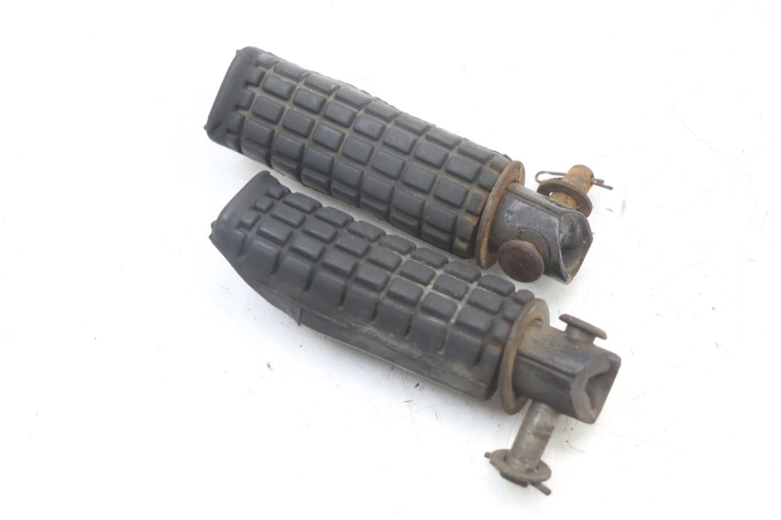 photo de PAIRE CALE PIED ARRIERE HONDA NTV DEAUVILLE 650 (1998 - 2001) - Autre angle de vue