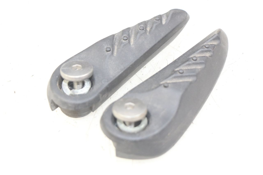 photo de PAIRE CALE PIED ARRIERE MBK OVETTO 2T 50 (2007 - 2017) - Autre angle de vue