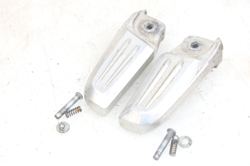 photo de PAIRE CALE PIED ARRIERE HONDA PCX (JF28) 125 (2009 - 2011) - Vue principale