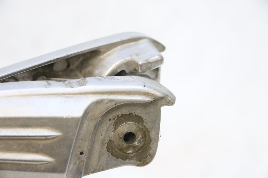 photo de PAIRE CALE PIED ARRIERE HONDA PCX (JF57/JF64) 125 (2014 - 2018) - Détail de la pièce