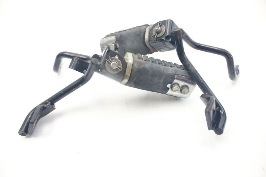 photo de PAIRE CALE PIED ARRIERE KYMCO PEOPLE 250 (2004 - 2008) - Autre angle de vue