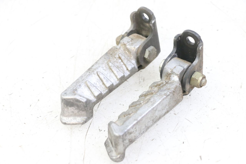 photo de PAIRE CALE PIED ARRIERE PEUGEOT LUDIX ONE 50 (2005 - 2008) - Vue principale