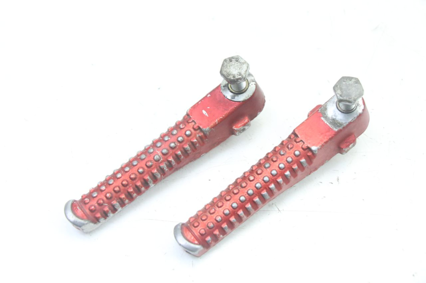 photo de PAIRE CALE PIED ARRIERE PEUGEOT TKR TREKKER FURIOUS 50 (2005 - 2014) - Vue principale