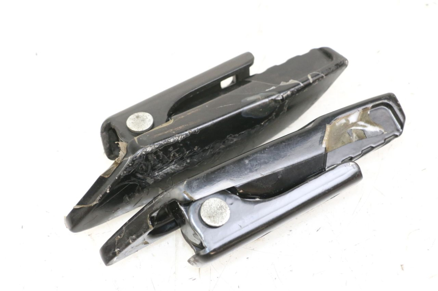 photo de PAIRE CALE PIED ARRIERE PIAGGIO LIBERTY IGET 4T 50 (2021 - 2025) - Zoom état d’usage