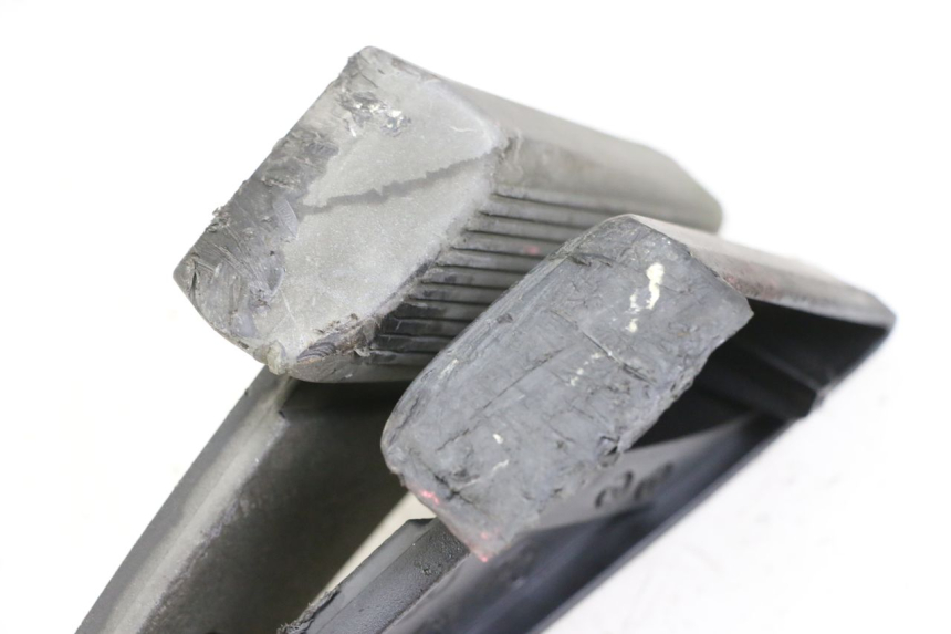 photo de PAIRE CALE PIED ARRIERE PIAGGIO VESPA S 2T 50 (2007 - 2014) - Zoom état d’usage