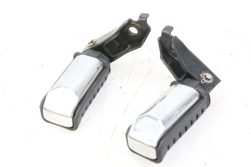 photo de PAIRE CALE PIED ARRIERE REGAL RAPTOR RAXTER 2 125 (2007 - 2015) - Autre angle de vue