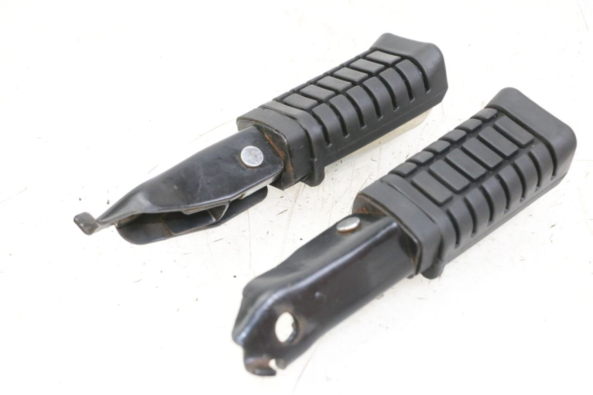 photo de PAIRE CALE PIED ARRIERE REGAL RAPTOR RAXTER 2 125 (2007 - 2015) - Gros plan technique