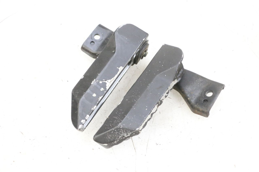 photo de PAIRE CALE PIED ARRIERE DAELIM S1 125 (2007 - 2016) - Détail de la pièce