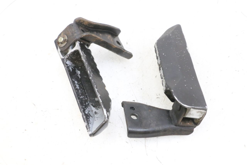 photo de PAIRE CALE PIED ARRIERE DAELIM S1 125 (2007 - 2016) - Autre angle de vue