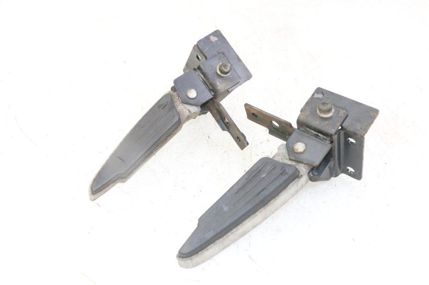 photo de PAIRE CALE PIED ARRIERE PEUGEOT SATELIS 125 (2013 - 2018) - Vue principale