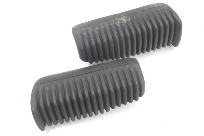 photo de PAIRE CALE PIED ARRIERE APRILIA SCARABEO GT 125 (1999 - 2007) - Zoom état d’usage